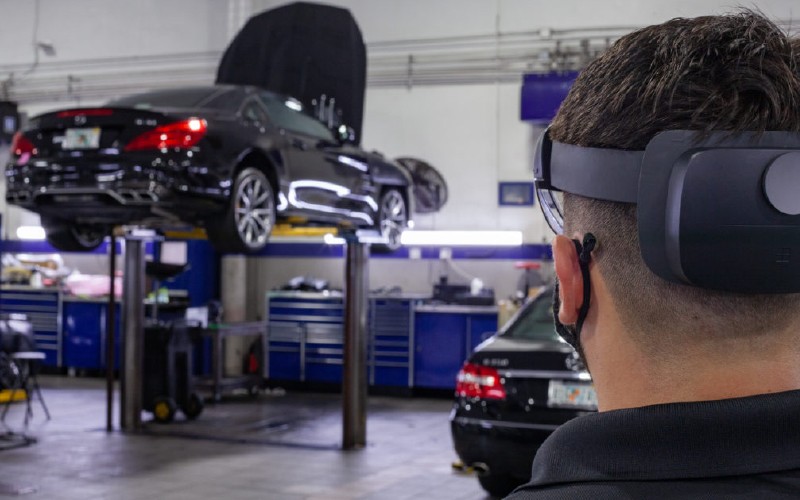 Microsoft HoloLens 2 — Industrial Edition USD $4,950 Microsoft HoloLens 2 — Industrial Edition USD $4,950