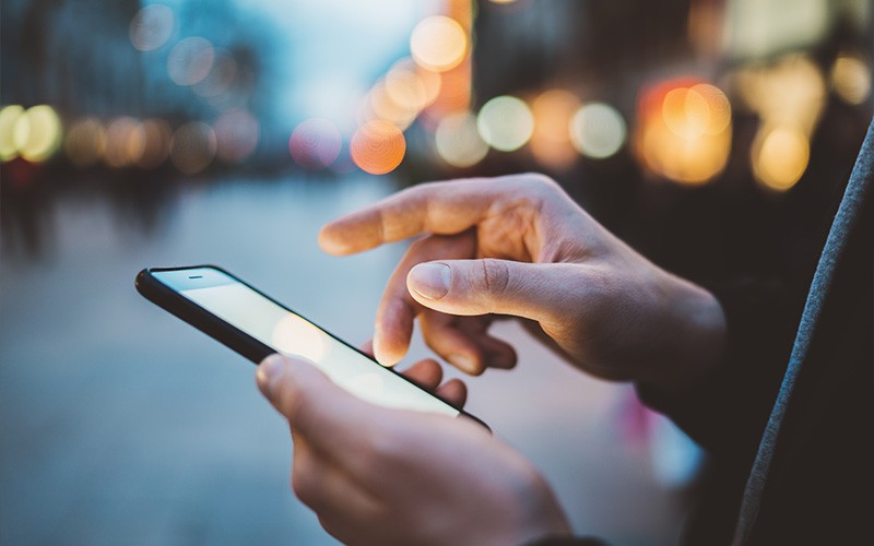 Enable comprehensive communications man using a smartphone
