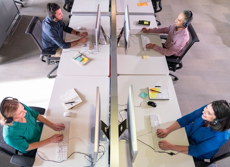 8x8_contactcenter_30454_web 8x8_contactcenter_30454_web