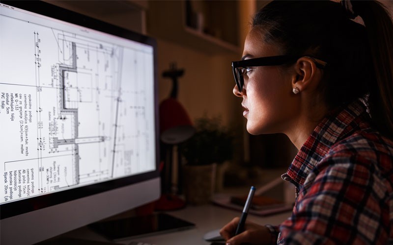 Intel Solid State Drive P4600 Series Architect woman working at night on computer using large file size
