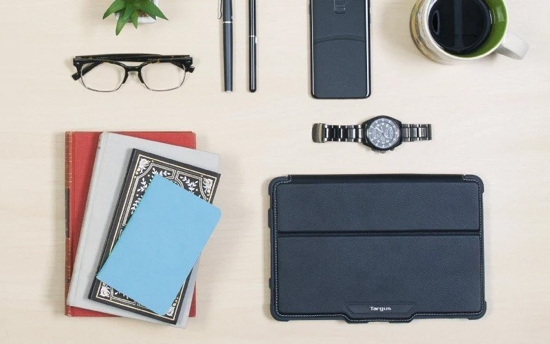 Protective cases for Samsung tablets. View of a Samsung tablet protect by a Targus case.